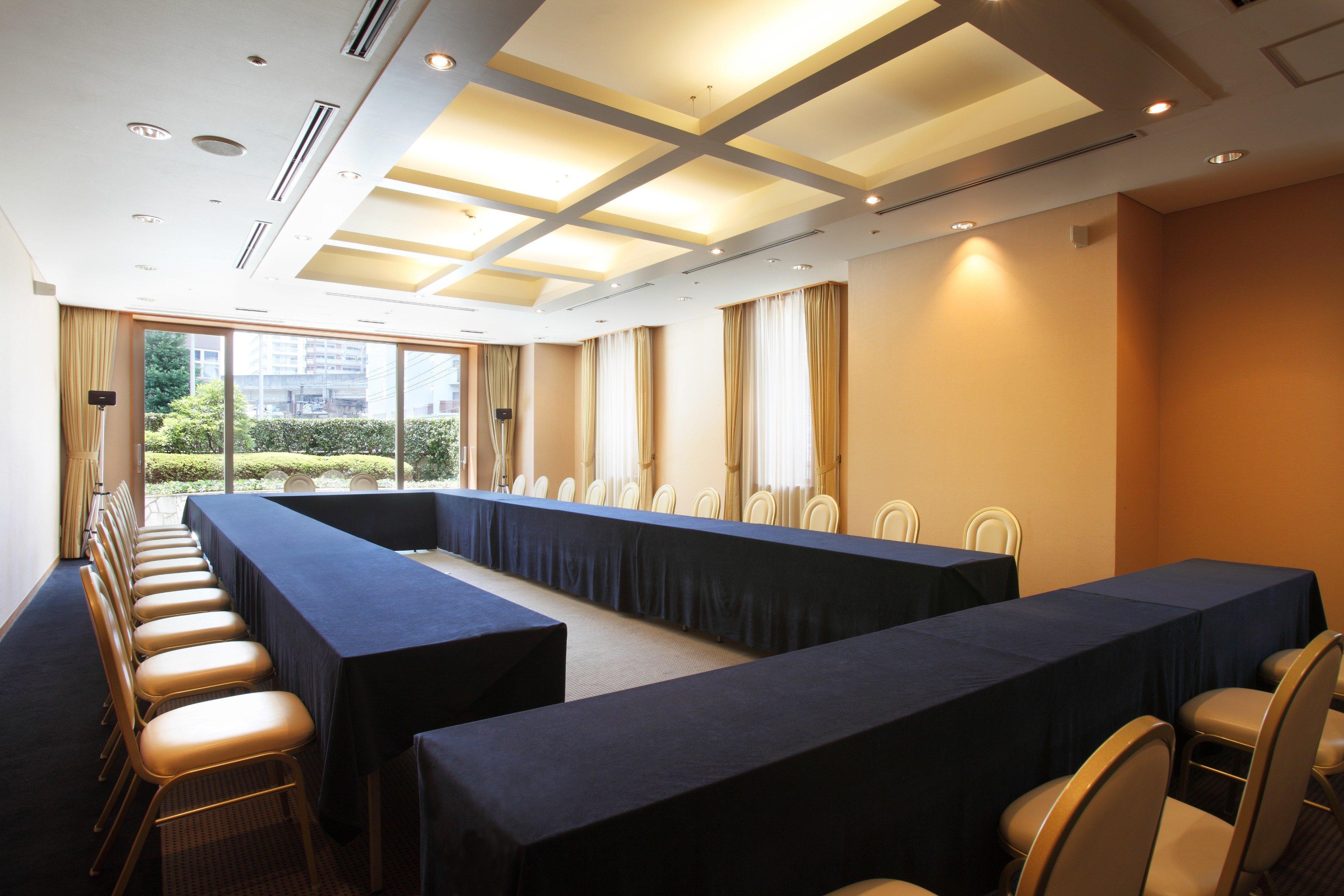 Hotel Ana By Ihg 4*